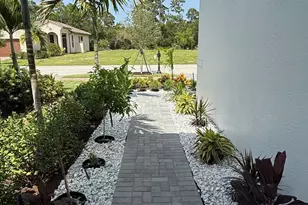 187 SE Via Sangro, Port Saint Lucie, FL 34952 - Photo 4