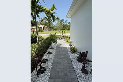 187 SE Via Sangro, Port Saint Lucie, FL 34952 - Photo 4