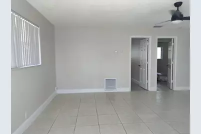 564 Holly Drive #1, Palm Beach Gardens, FL 33410 - Photo 8