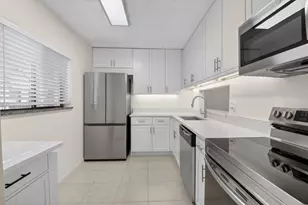 5100 Las Verdes Cir, Delray Beach, FL 33484 - Photo 8