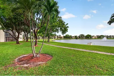 5100 Las Verdes Circle #215, Delray Beach, FL 33484 - Photo 4