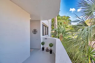 8200 Lakeshore Dr, Hypoluxo, FL 33462 - Photo 36