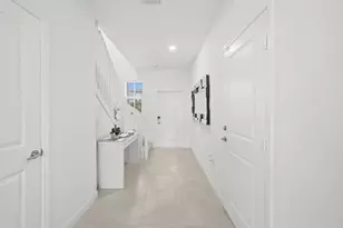 2324 NW 130th St, Miami, FL 33167 - Photo 2