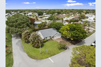 1904 NE Avenida Dracaena, Jensen Beach, FL 34957 - Photo 28