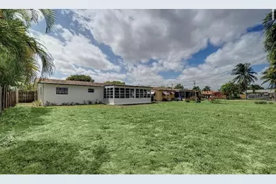 219 SE 13th Street, Deerfield Beach, FL 33441 - Photo 16