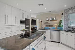 1064 Raintree Ln, Wellington, FL 33414 - Photo 14