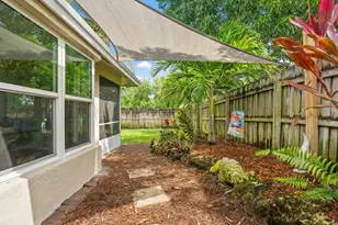 1064 Raintree Ln, Wellington, FL 33414 - Photo 32