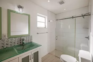 8460 Southampton Dr, Miramar, FL 33025 - Photo 12