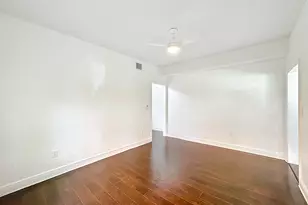 518 Biscayne Dr, West Palm Beach, FL 33401 - Photo 16