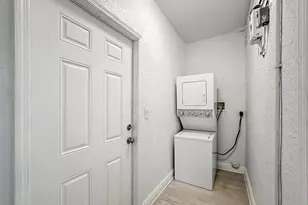 518 Biscayne Dr, West Palm Beach, FL 33401 - Photo 4