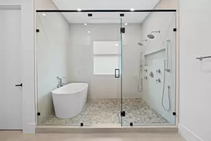 2420 NE 48th St, Lighthouse Point, FL 33064 - Photo 36