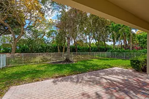 9723 Phipps Ln, Wellington, FL 33414 - Photo 36