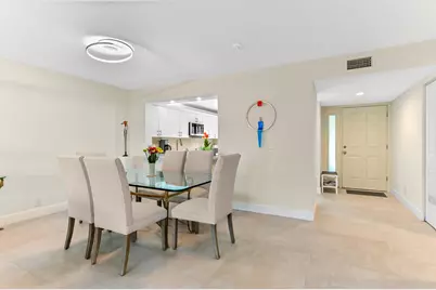 5743 Fairway Park Court #105, Boynton Beach, FL 33437 - Photo 8