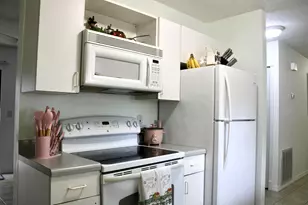 2533 SE Grand Dr, Port Saint Lucie, FL 34952 - Photo 10