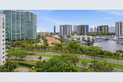 19900 E Country Club Drive #1101, Aventura, FL 33180 - Photo 2