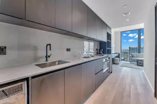 20 NE 11th St, Miami, FL 33132 - Photo 8