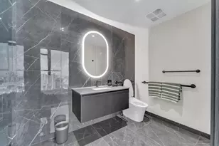 20 NE 11th St, Miami, FL 33132 - Photo 14