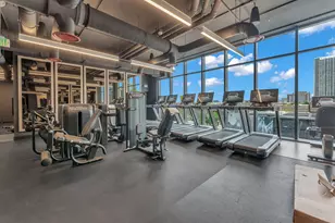 20 NE 11th St, Miami, FL 33132 - Photo 22