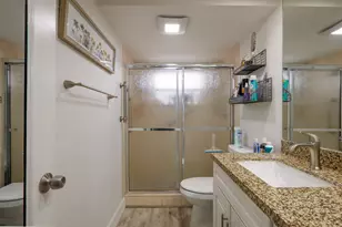 9350 Sunrise Lakes Blvd, Sunrise, FL 33322 - Photo 18