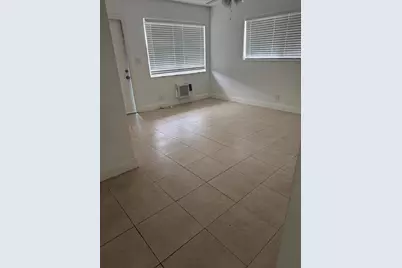 237 SE Park Street SE #A, Dania Beach, FL 33004 - Photo 4