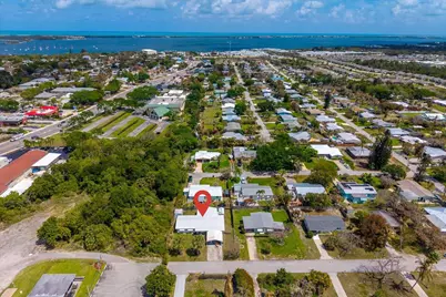 3141 NE Spruce Ridge Avenue, Jensen Beach, FL 34957 - Photo 4