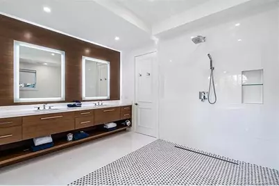 2941 Lake Drive, Singer Island, FL 33404 - Photo 12