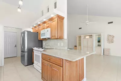 327 Ridge Road, Jupiter, FL 33477 - Photo 10
