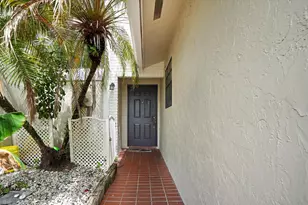 10723 NW 11th St, Pembroke Pines, FL 33026 - Photo 4