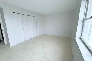 401 Golden Isles Dr, Hallandale Beach, FL 33009 - Photo 18