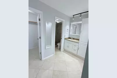 401 Golden Isles Drive, Hallandale Beach, FL 33009 - Photo 20