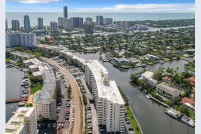 401 Golden Isles Drive, Hallandale Beach, FL 33009 - Photo 26