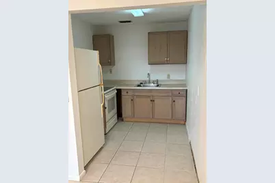 64 Sussex C, West Palm Beach, FL 33417 - Photo 4