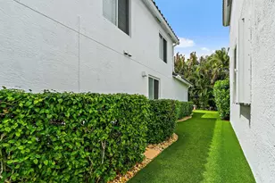 463 Woodview Cir, Palm Beach Gardens, FL 33418 - Photo 56