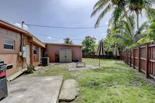 612 Hibiscus Dr, Royal Palm Beach, FL 33411 - Photo 20