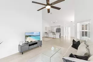 10633 Pelican Dr, Wellington, FL 33414 - Photo 2