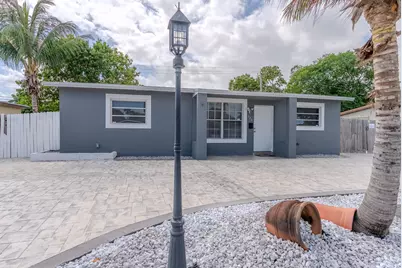 320 N 69th Way, Hollywood, FL 33024 - Photo 2