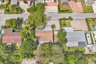 2192 Bonnie Dr, West Palm Beach, FL 33415 - Photo 54