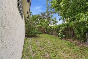 209 NE 35th St, Oakland Park, FL 33334 - Photo 18