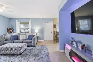 209 NE 35th St, Oakland Park, FL 33334 - Photo 6