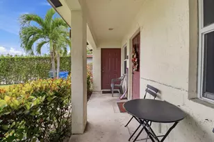 209 NE 35th St, Oakland Park, FL 33334 - Photo 2