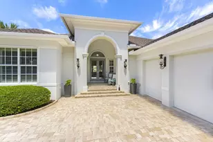 842 Carolina Cir SW, Vero Beach, FL 32962 - Photo 1