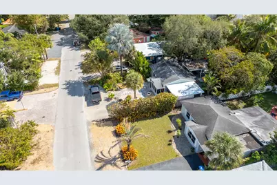 838 SW 11th Court, Fort Lauderdale, FL 33315 - Photo 4