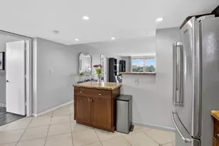 3001 W Rolling Hills Cir, Davie, FL 33328 - Photo 8