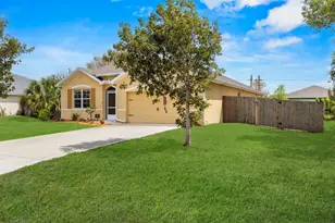 462 SW Kaabe Ave, Port Saint Lucie, FL 34953 - Photo 4