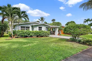 262 SE Monterey Ave, Stuart, FL 34996 - Photo 1