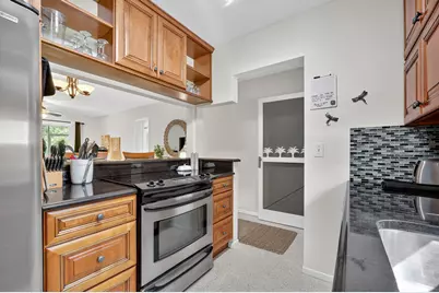 262 SE Monterey Avenue, Stuart, FL 34996 - Photo 10