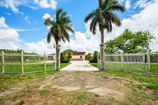 19340 SW 190th St, Miami, FL 33187 - Photo 4