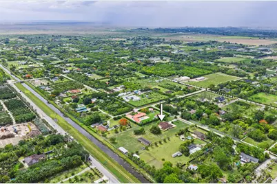 19340 SW 190th Street, Miami, FL 33187 - Photo 2