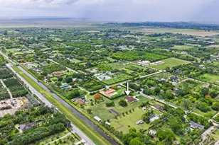 19340 SW 190th St, Miami, FL 33187 - Photo 2