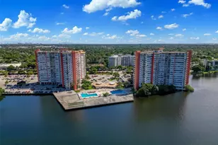 1301 NE Miami Gardens Dr, Miami, FL 33179 - Photo 14